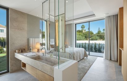 Resale - House - Detached Villa - Marbella - Nueva Andalucia