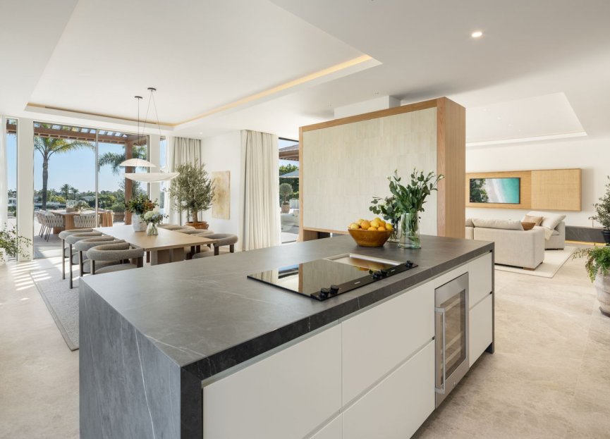 Resale - House - Detached Villa - Marbella - Nueva Andalucia