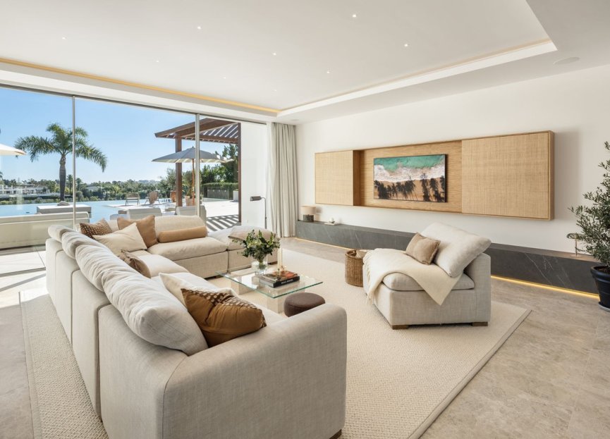 Resale - House - Detached Villa - Marbella - Nueva Andalucia