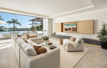 Resale - House - Detached Villa - Marbella - Nueva Andalucia