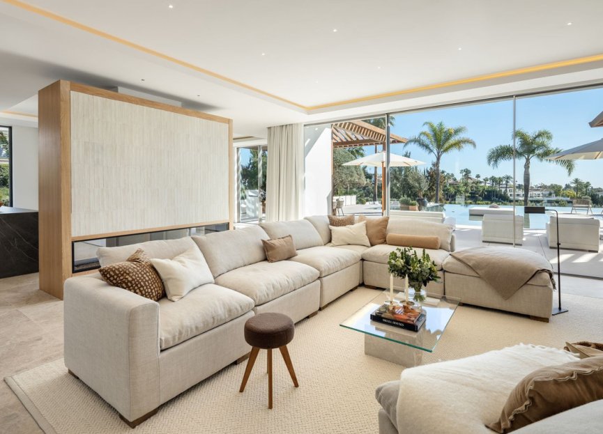 Resale - House - Detached Villa - Marbella - Nueva Andalucia