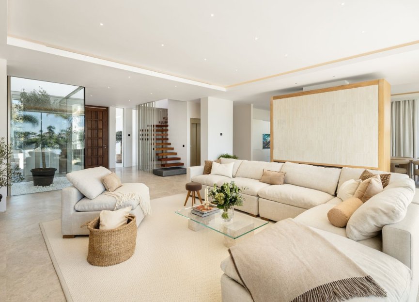 Resale - House - Detached Villa - Marbella - Nueva Andalucia