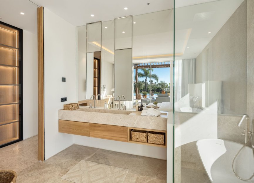 Resale - House - Detached Villa - Marbella - Nueva Andalucia