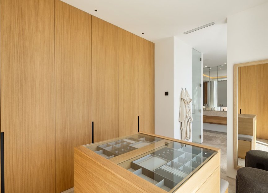 Resale - House - Detached Villa - Marbella - Nueva Andalucia