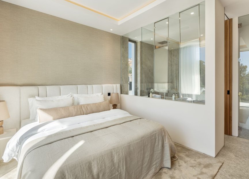 Resale - House - Detached Villa - Marbella - Nueva Andalucia