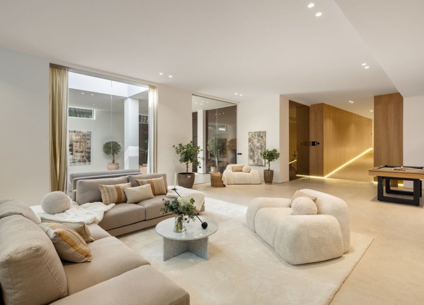 Resale - House - Detached Villa - Marbella - Nueva Andalucia