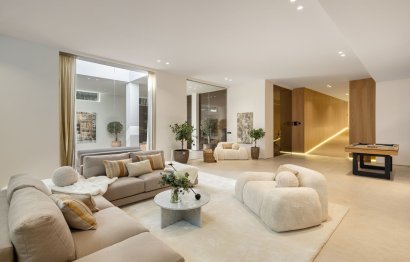 Resale - House - Detached Villa - Marbella - Nueva Andalucia