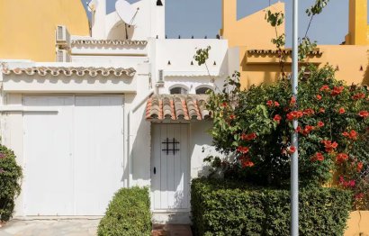 Resale - House - Townhouse - Marbella - Nueva Andalucia