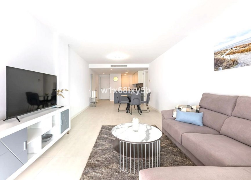 Resale - Apartment - Middle Floor Apartment - Estepona - Selwo