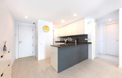 Resale - Apartment - Middle Floor Apartment - Estepona - Selwo