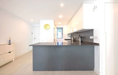 Resale - Apartment - Middle Floor Apartment - Estepona - Selwo