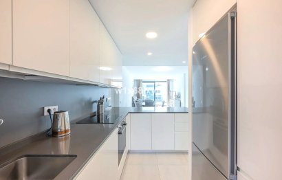 Resale - Apartment - Middle Floor Apartment - Estepona - Selwo