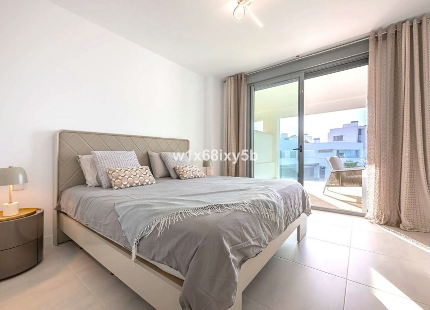 Resale - Apartment - Middle Floor Apartment - Estepona - Selwo
