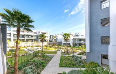 Resale - Apartment - Middle Floor Apartment - Estepona - Selwo