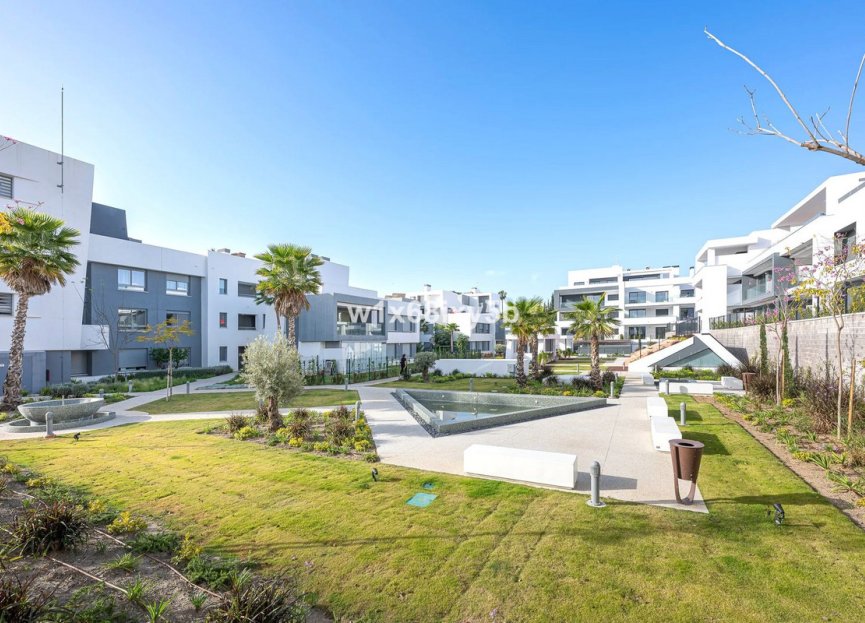 Resale - Apartment - Middle Floor Apartment - Estepona - Selwo