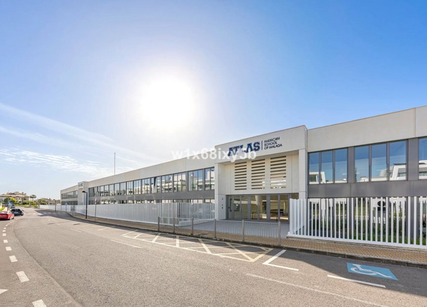 Resale - Apartment - Middle Floor Apartment - Estepona - Selwo