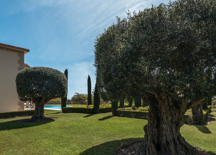 Resale - House - Detached Villa - Marbella - Sierra Blanca