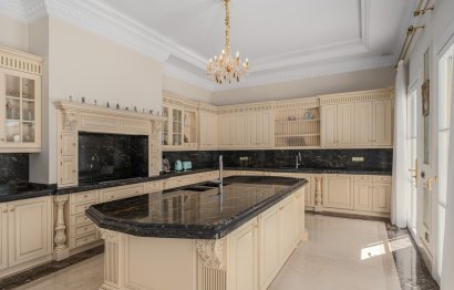 Resale - House - Detached Villa - Marbella - Sierra Blanca