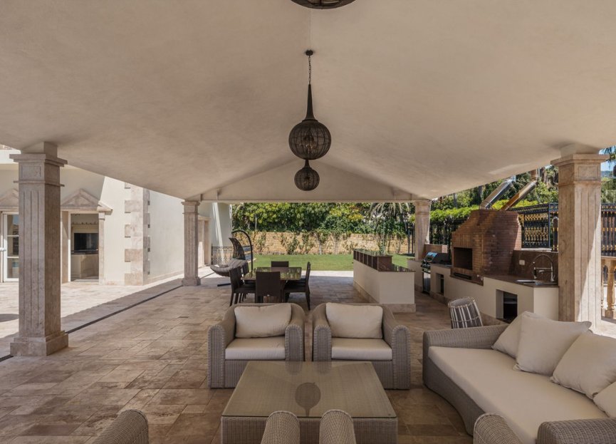 Resale - House - Detached Villa - Marbella - Sierra Blanca