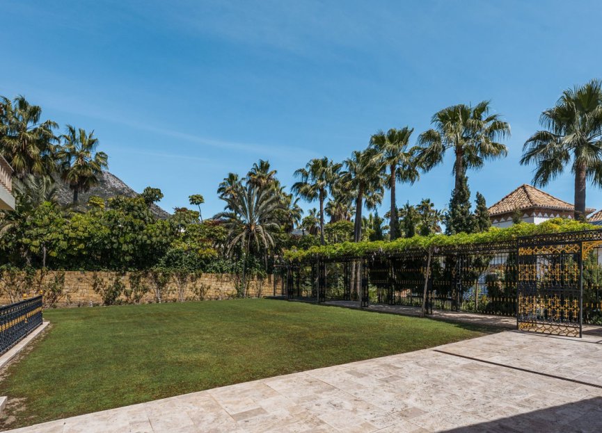 Resale - House - Detached Villa - Marbella - Sierra Blanca