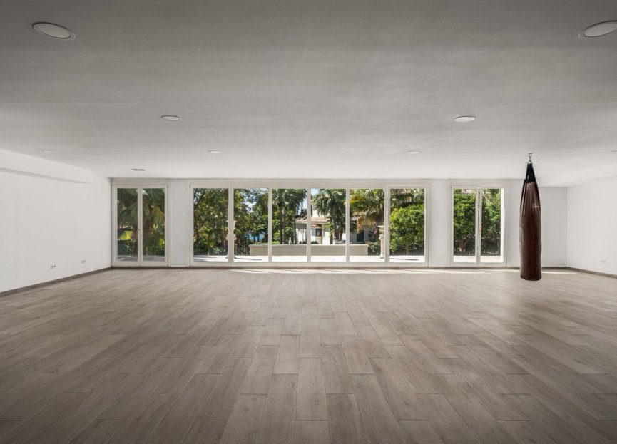 Resale - House - Detached Villa - Marbella - Sierra Blanca