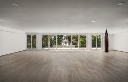 Resale - House - Detached Villa - Marbella - Sierra Blanca