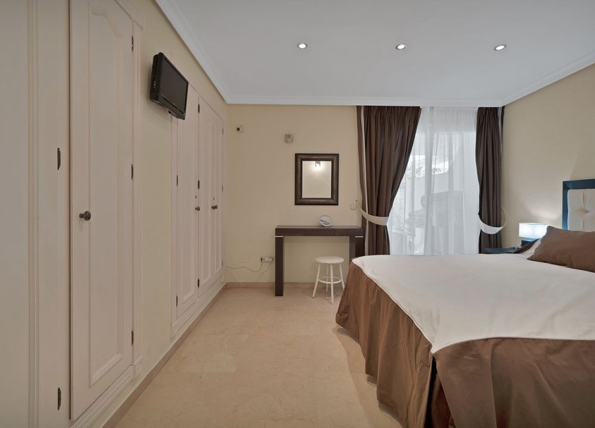 Resale - Ground floor apartment - Estepona - New Golden Mile