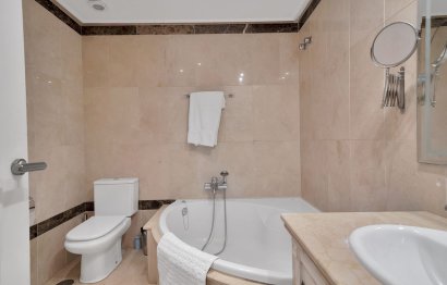 Resale - Ground floor apartment - Estepona - New Golden Mile