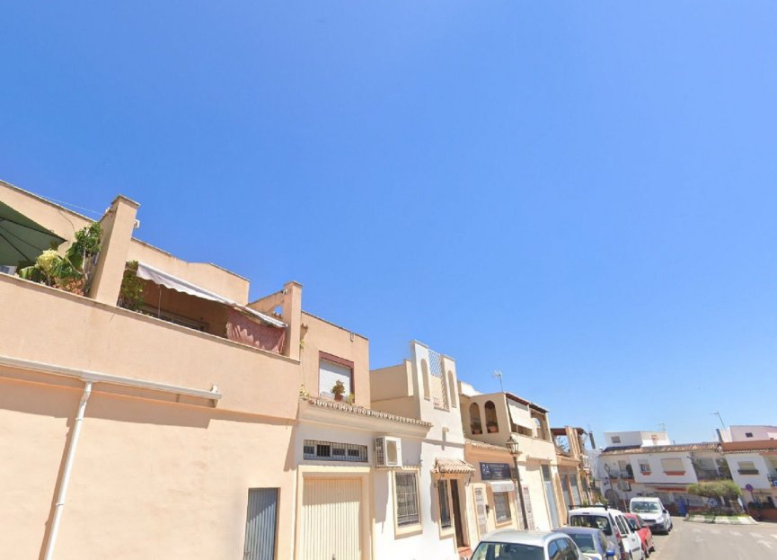 Resale - Apartment - Middle Floor Apartment - Estepona - Cancelada