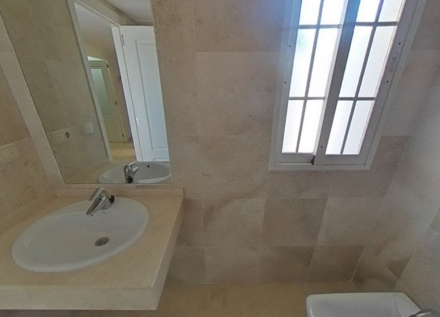 Resale - Apartment - Middle Floor Apartment - Estepona - Cancelada