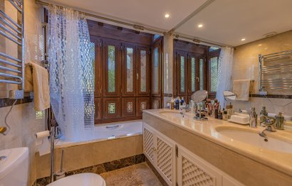 Resale - Apartment - Middle Floor Apartment - Marbella - Nueva Andalucia