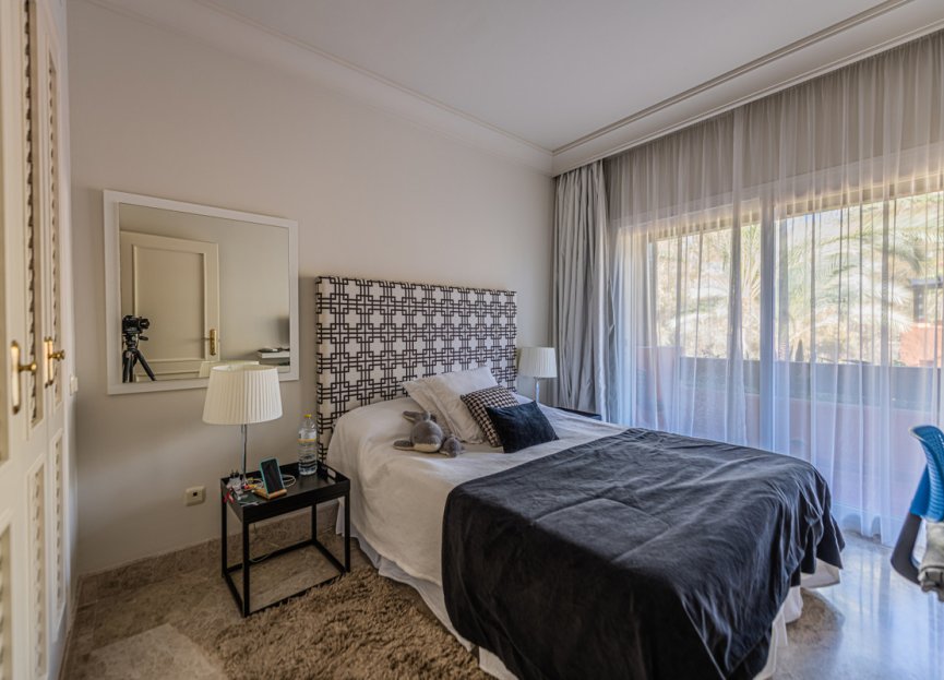 Resale - Apartment - Middle Floor Apartment - Marbella - Nueva Andalucia