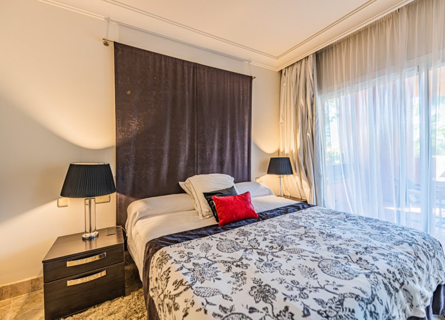 Resale - Apartment - Middle Floor Apartment - Marbella - Nueva Andalucia