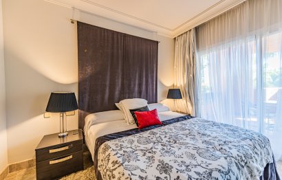 Resale - Apartment - Middle Floor Apartment - Marbella - Nueva Andalucia