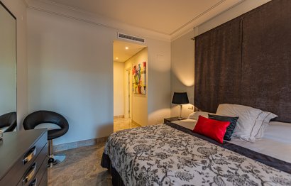 Resale - Apartment - Middle Floor Apartment - Marbella - Nueva Andalucia