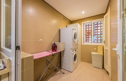 Resale - Apartment - Middle Floor Apartment - Marbella - Nueva Andalucia