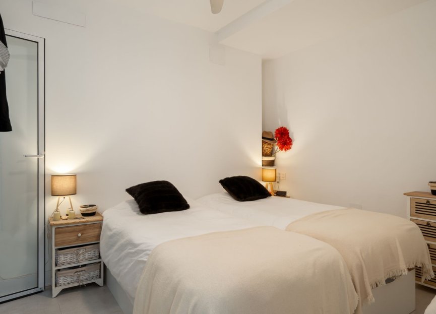 Resale - House - Townhouse - Estepona - Estepona Centro