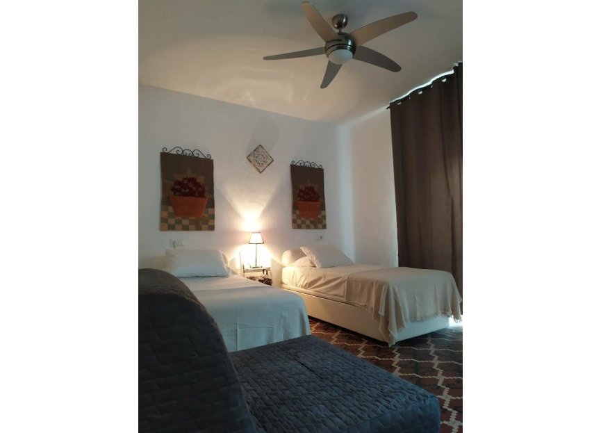 Resale - House - Townhouse - Estepona - Estepona Centro