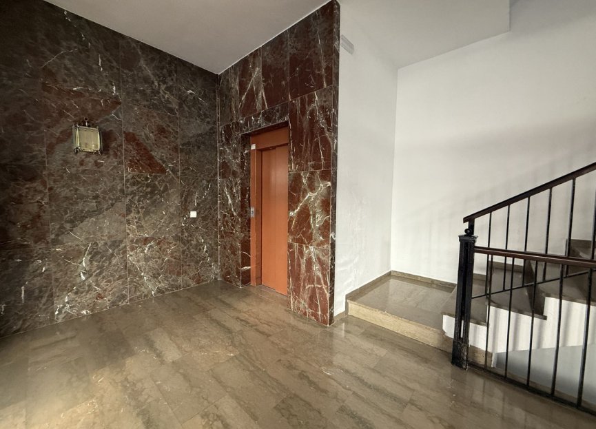 Resale - Apartment - Middle Floor Apartment - Marbella - Marbella Centro