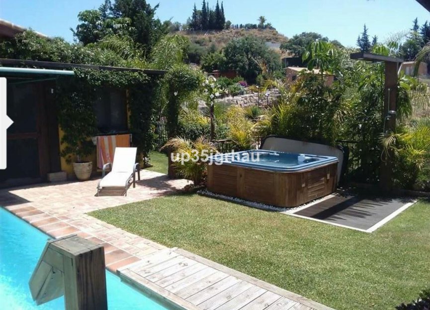 Resale - Ground floor apartment - Estepona - Estepona Centro