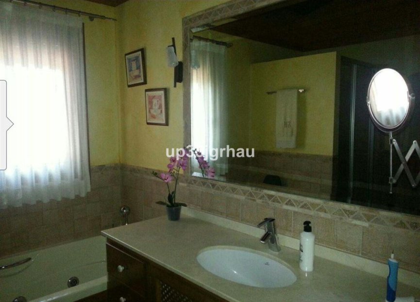 Resale - Ground floor apartment - Estepona - Estepona Centro