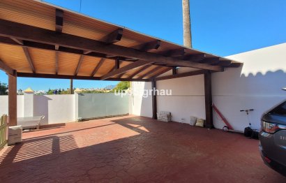 Resale - House - Detached Villa - Estepona - Bel Air