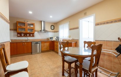 Resale - Apartment - Middle Floor Apartment - Estepona - Estepona Centro