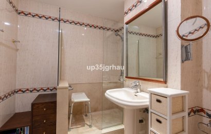Resale - Apartment - Middle Floor Apartment - Estepona - Estepona Centro