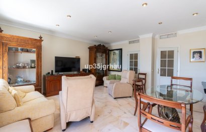 Resale - Apartment - Middle Floor Apartment - Estepona - Estepona Centro