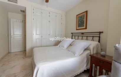 Resale - Apartment - Middle Floor Apartment - Estepona - Estepona Centro