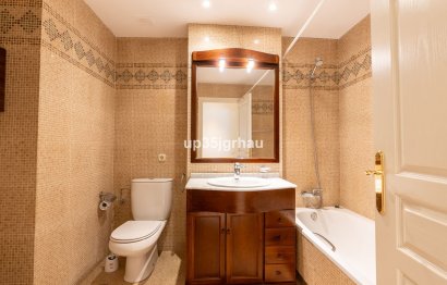 Resale - Apartment - Middle Floor Apartment - Estepona - Estepona Centro