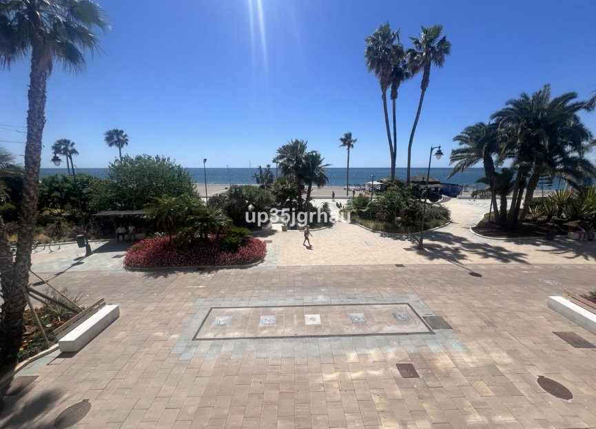 Resale - Apartment - Penthouse - Estepona - Estepona Centro