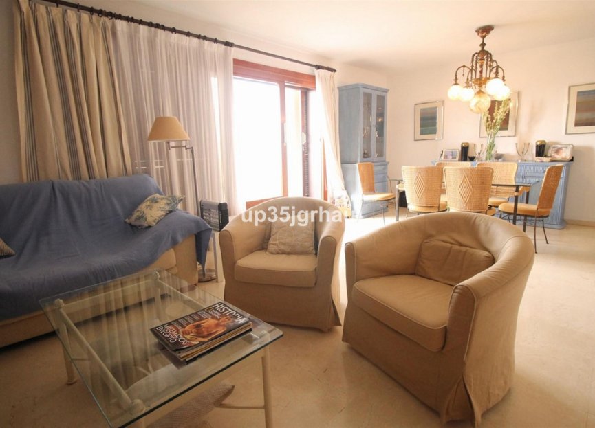 Resale - Apartment - Penthouse - Estepona - Estepona Centro