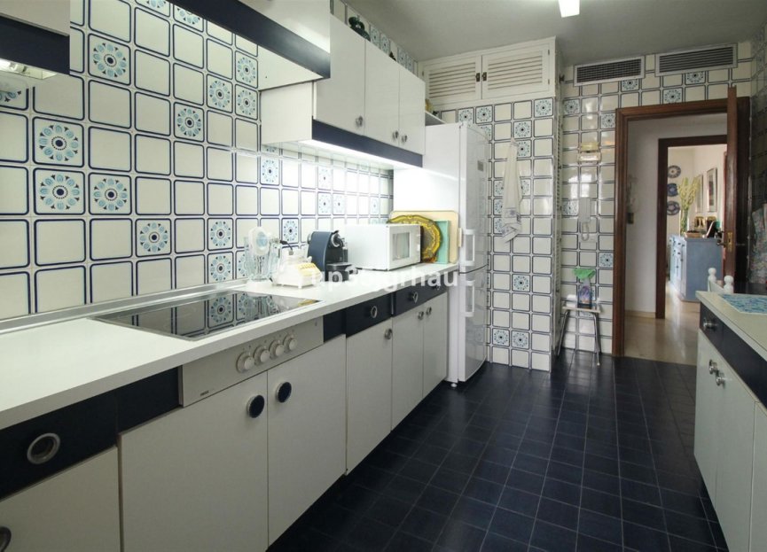 Resale - Apartment - Penthouse - Estepona - Estepona Centro